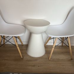 Modern White Table and chairs