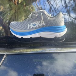 HOKA 9 1/2 SIZE NEW
