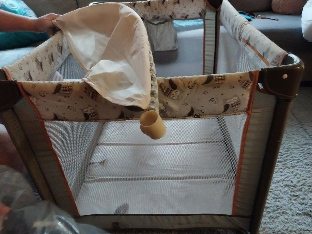 Graco Pack And Play With Diaper Storage