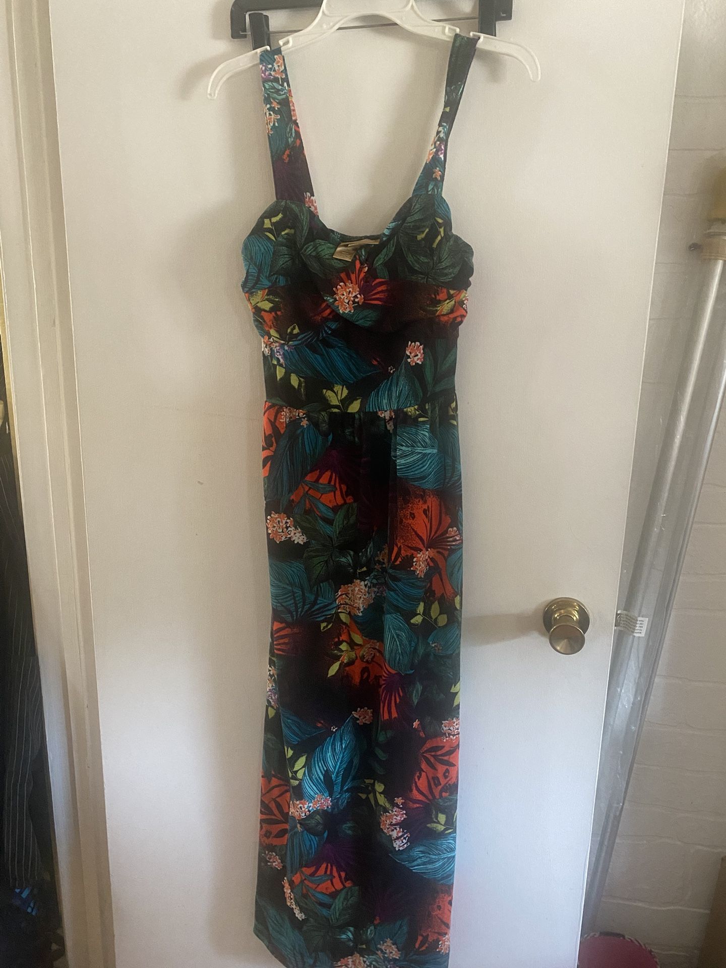 1087. Preowned Misses Ladies Miss Tina Sleeveless Sundress Size S/C. $5.00