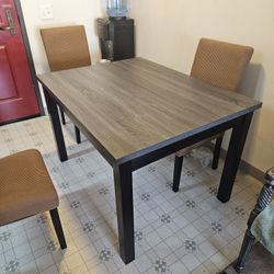 4 Person Kitchen Table W 4 Seats