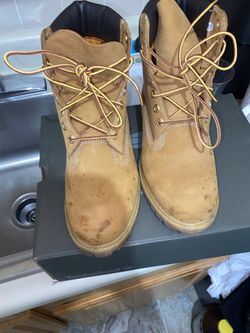 Timberland boots 6 inch premium 7.5 fit like a 8