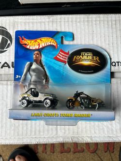 HOT WHEELS Lara Croft Tomb Raider Entertainment 2 Pack Roll Patrol