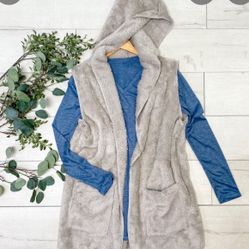 Plus Hooded Faux Fur Vest W/square Pockets, Light gray