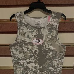 Brand New Hello Kitty Camo Print Top Size XXL Juniors