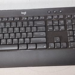 Logitech MK540 Advanced Wireless Keyboard and Mouse Combo