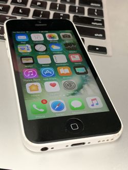 iPhone 5C ATT w/charger
