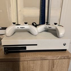 Xbox One S (two controllers and carrying case)