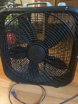 Lasko 20-inch 3-speed portable box fan in black.