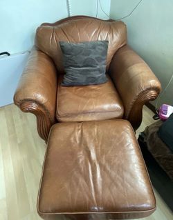 Genuine Leather Seat + Ottoman