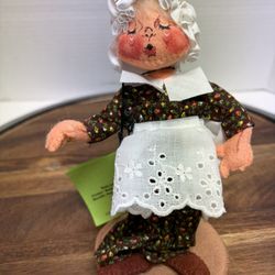 Vintage Annalee  Dolls 7 Inch Pilgrim Girl