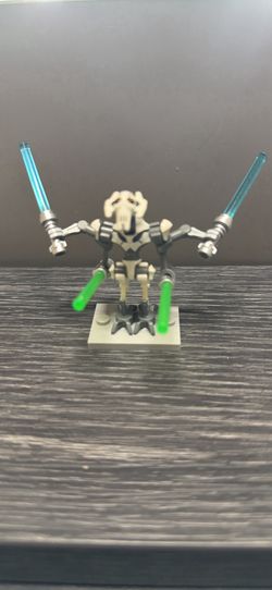 Lego Star Wars General Grievous - Bent Legs, White Armor Minifigures