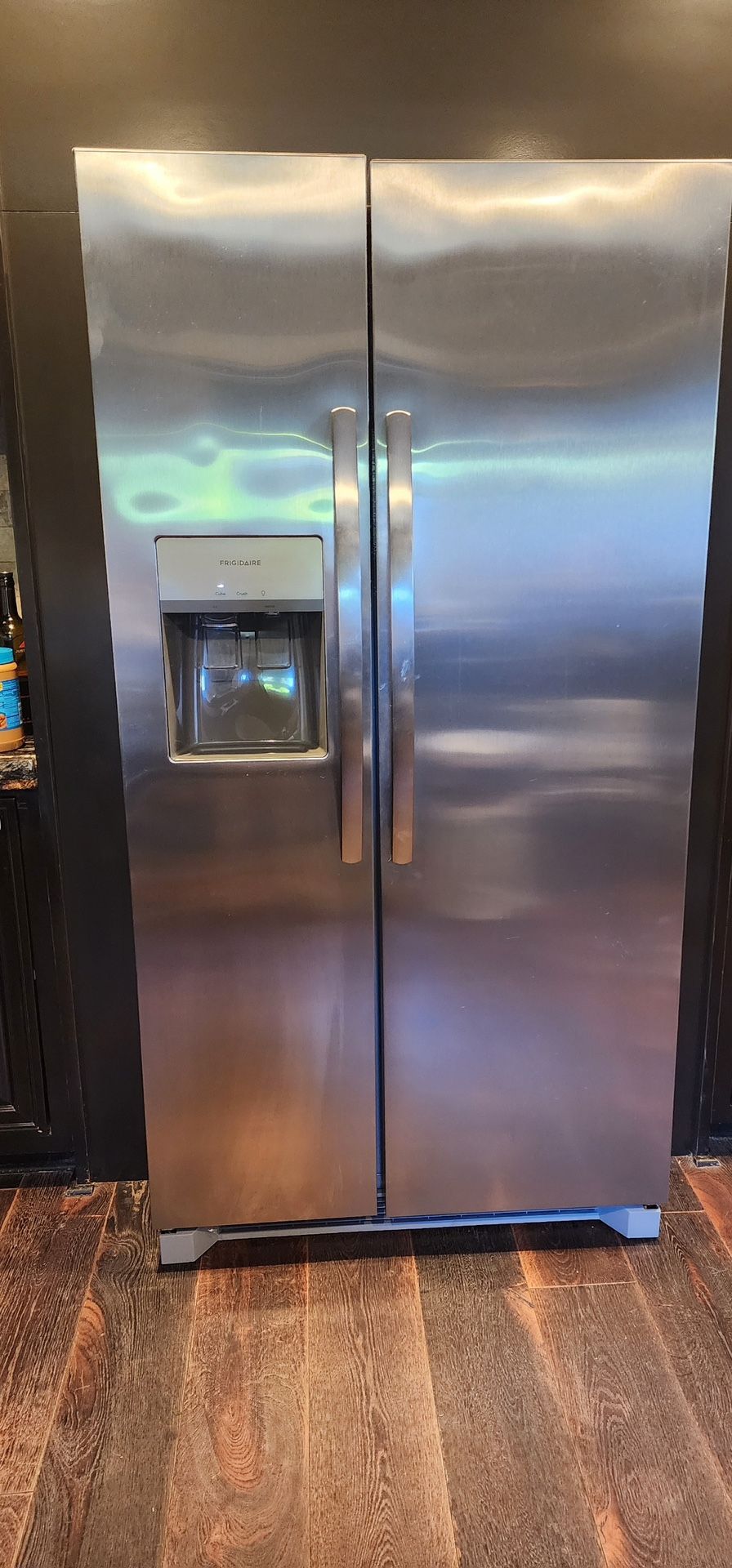 Frigidaire Refrigerator 