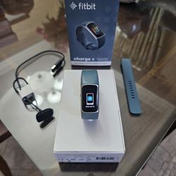 Fitbit Charge 5 Activity Tracker Platinum Mineral Blue Good Condition