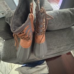 Avitto Size 6 Rain Boots 