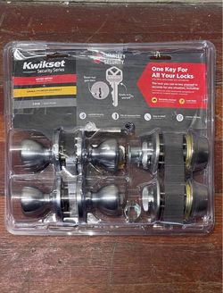 Kwikset Keyed Entry Door Knob and Single Cylinder Deadbolt Combo
