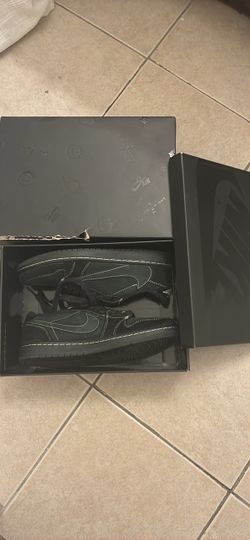 Travis Scott Jordan 1 Black Phantoms