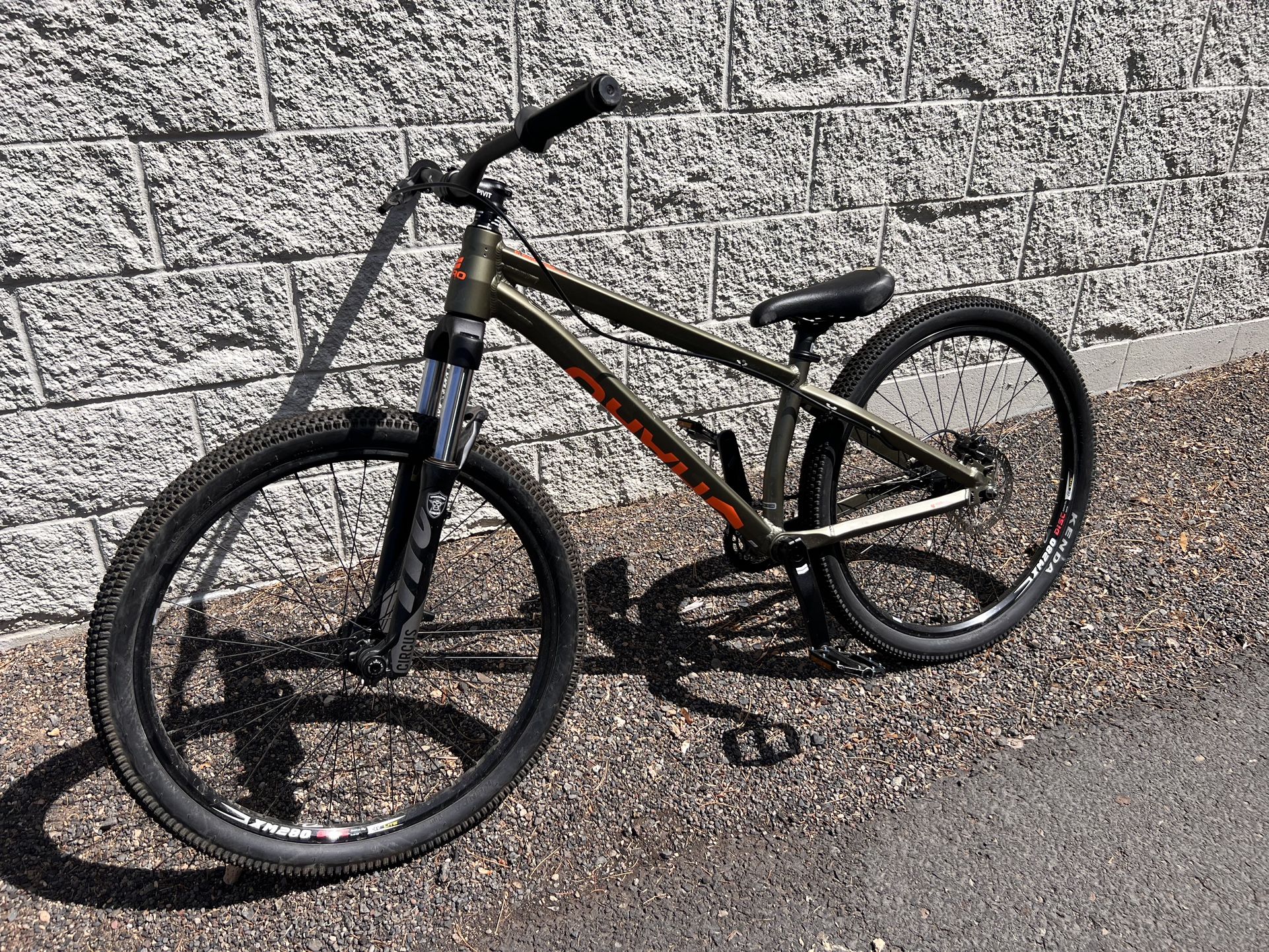 Harp Thread 1 Dirt Jumper