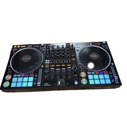 Pioneer DJ Serato DDJ-1000SRT 4-Channel Performance DJ Controller