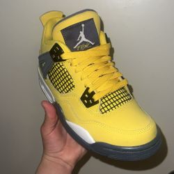 Jordan Retro 4’s