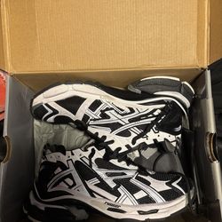 Balenciaga runners black and white