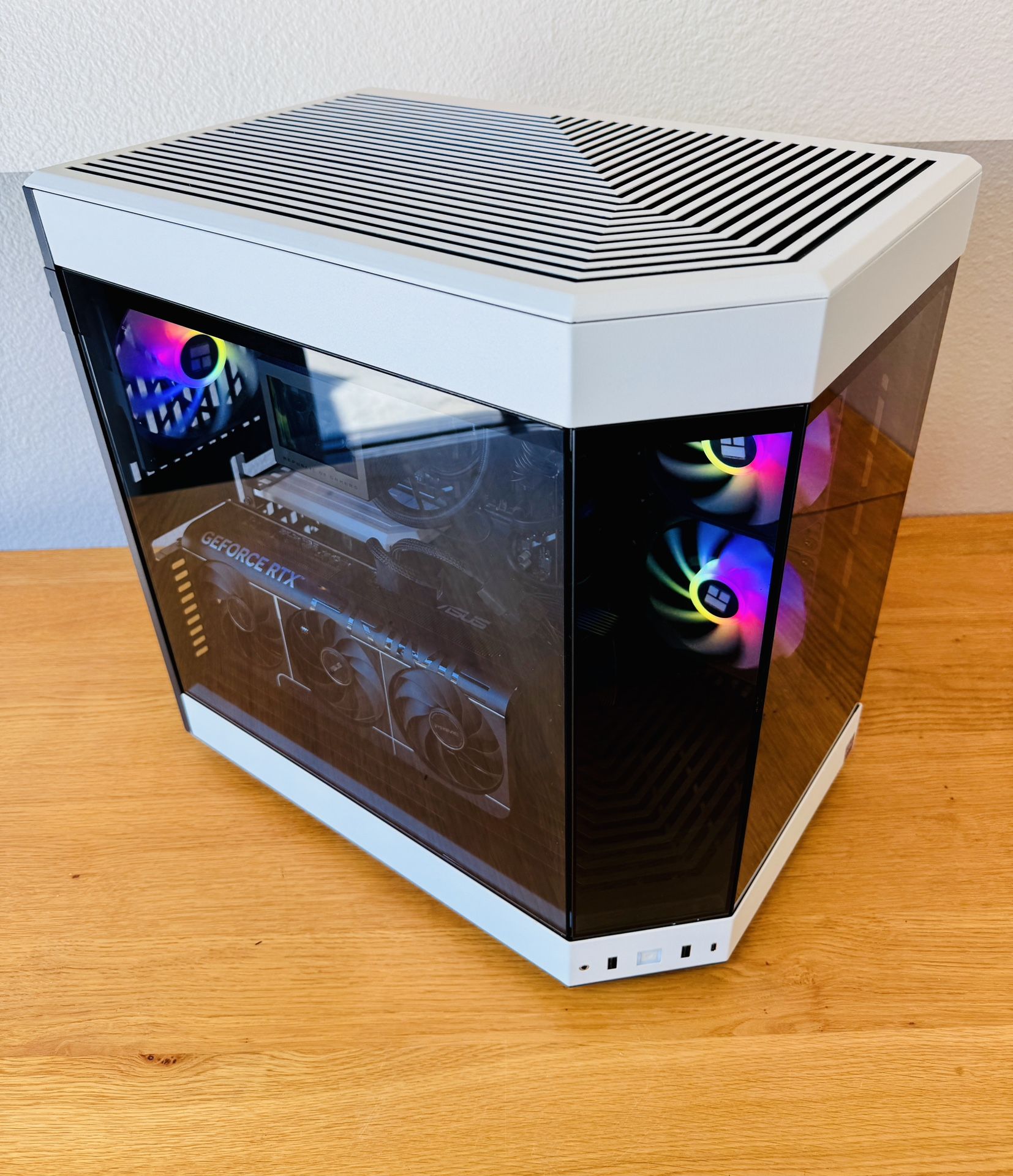 Gaming PC Custom Built by AREA 51✅🕹Full White RGB SetIntel i7/32GB RAM/2TB🖥1 Yr Wrnty‼️ RTX 5070 GPU💥 $0 Down Finance Available