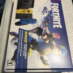 Nintendo Switch Fortnite US Edition Wildcat Bundle w/ Game +2000 V-Bucks New