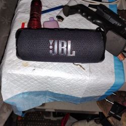JBL Flip 6 Bluetooth Speaker 