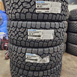 BRAND NEW TOYO OPEN COUNTRY AT 3’s 35x12.50R17
