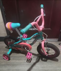 Girls bike