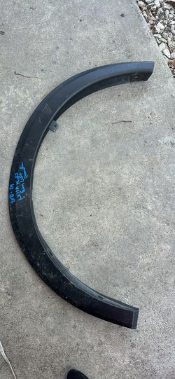2021-2024 Nissan Kicks 638115RY0A New Left Front Fender Flare Trim Molding