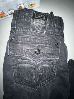 Men’s Black Rock Revivals Size 33. Style: Steven Straight 