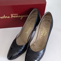 Black Leather Salvatore Ferragamo Pumps (Size 8)