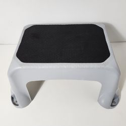 Rubbermaid Plastic Step Stool