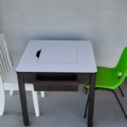 Toddlers Table With Two Chairs 