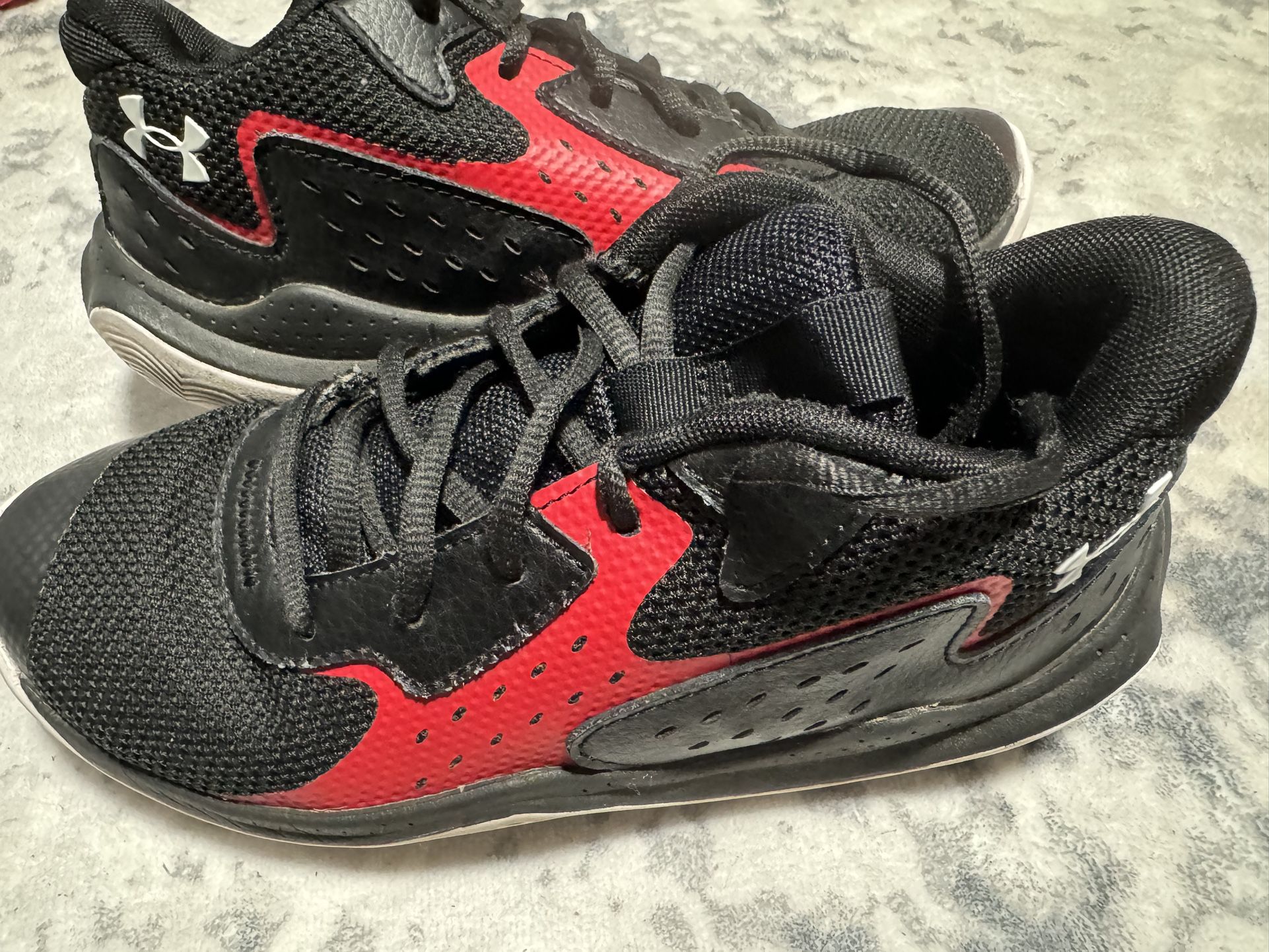 Kids Youth Size 3 Under Armour Shoes