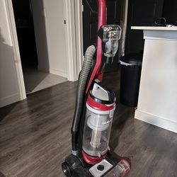 Bissell CleanView Upright Vacuum Cleaner (Available To Pick Up 6/14-6/21)