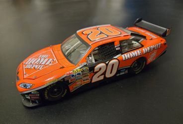 NASCAR 2008 Tony Stewart #20 Home Depot  1:24 scale -64th St & Bell