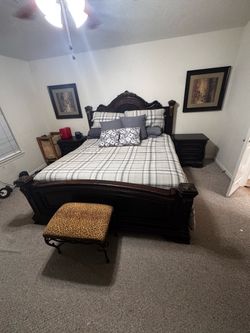 Beautiful King Size Bedroom set