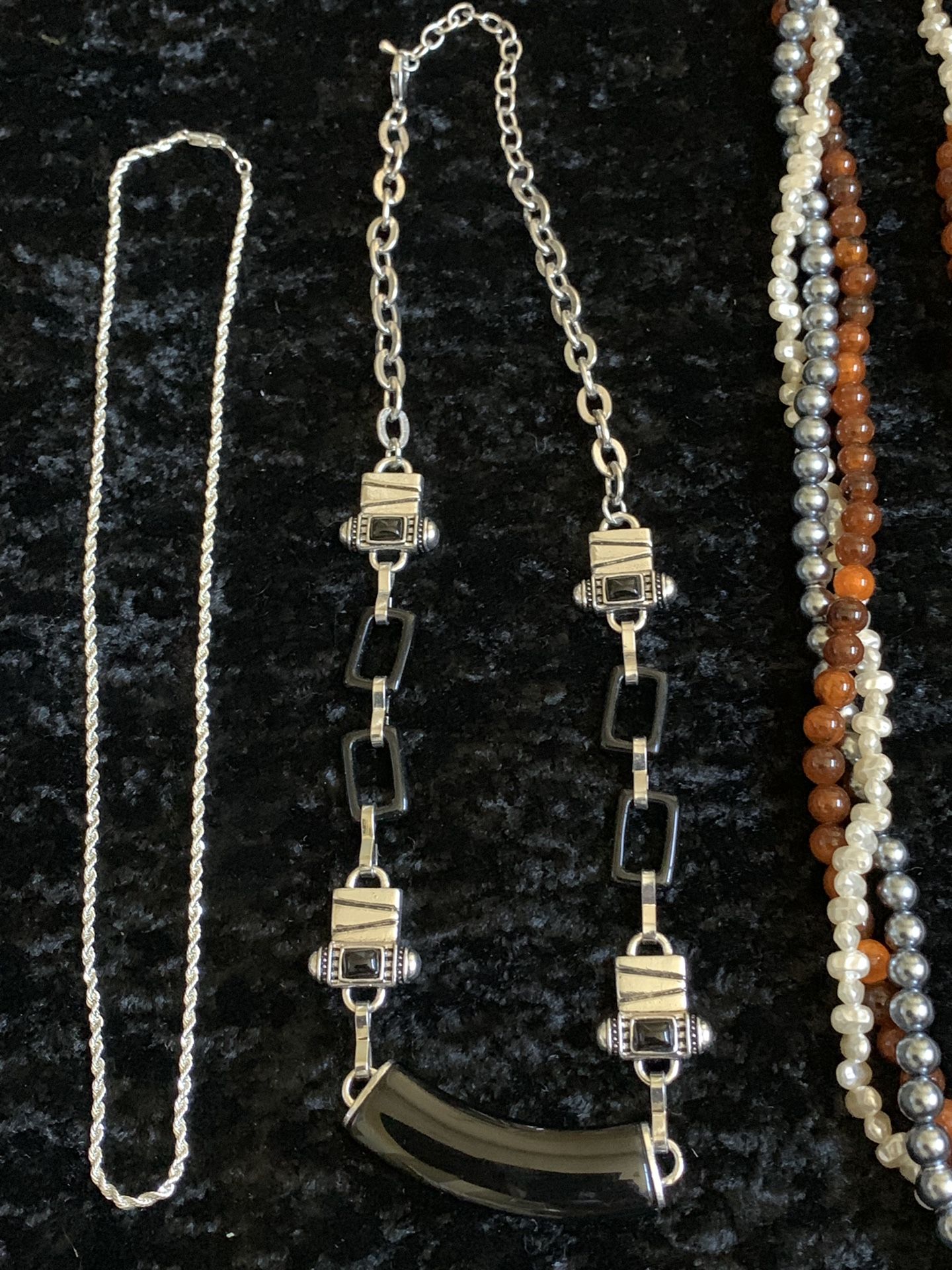 Set Of 5 beautiful necklaces