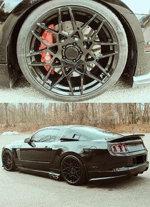 Photo 🍁Asking $1,8OO🎁Ford Mustang Black 3.7 V6