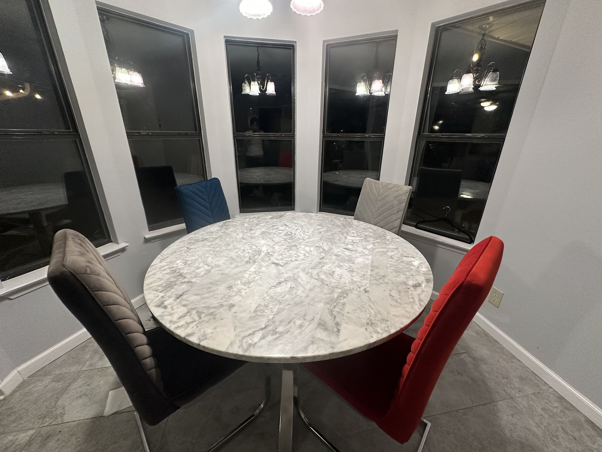 Modern Marble Round Dining Table Set – Excellent Condition