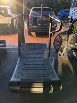 Commercial Curved Manual Treadmill – Self-Powered