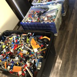 Legos 136 Pounds 