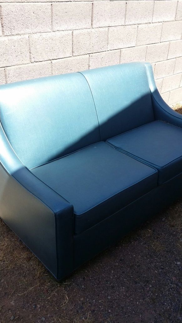 2 Vinyl couches...turquoise in color..**FREE** for Sale in Las Vegas