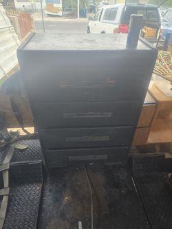 Dresser