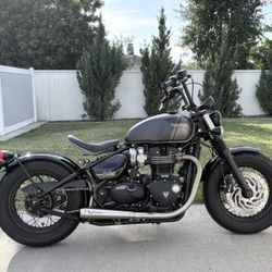 2022 Triumph Bobber 1200 – ONLY 6,970 Miles – Warranty until June 2028!