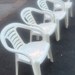 4 Plastic Strong Chairs