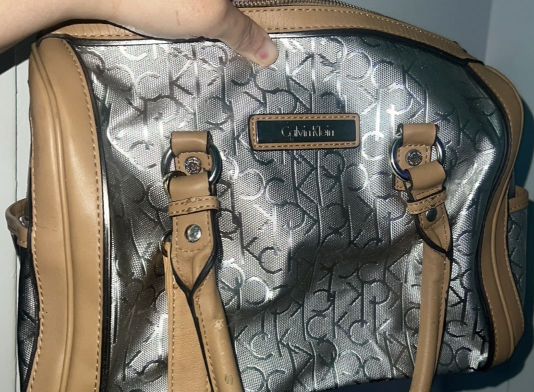 Calvin Klein Hand Bag /Shoulder Strap (PALM DESERT) Silver,gray,beige,tan