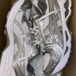 ASICS Gel-Kayano 14